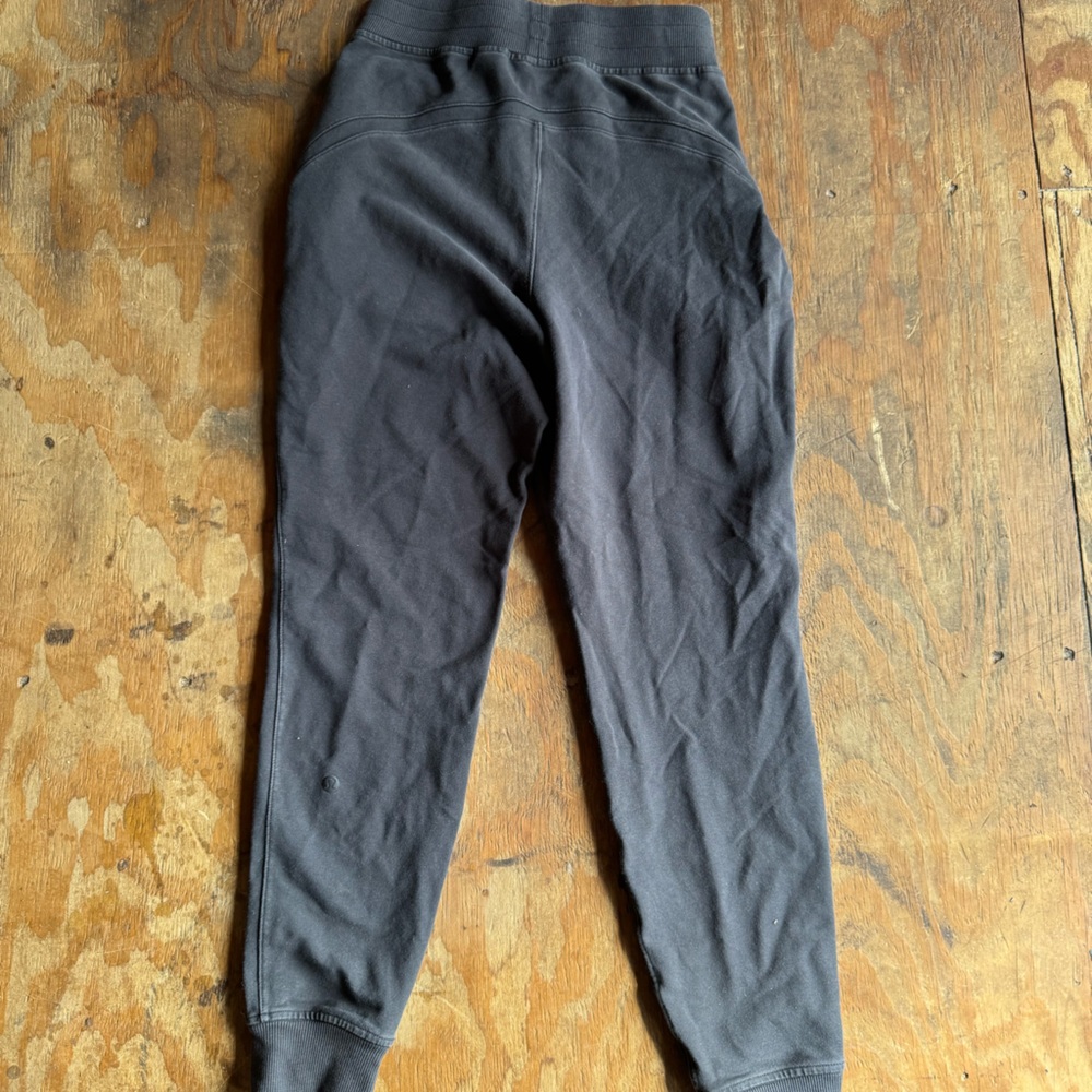 Lululemon joggers size 6